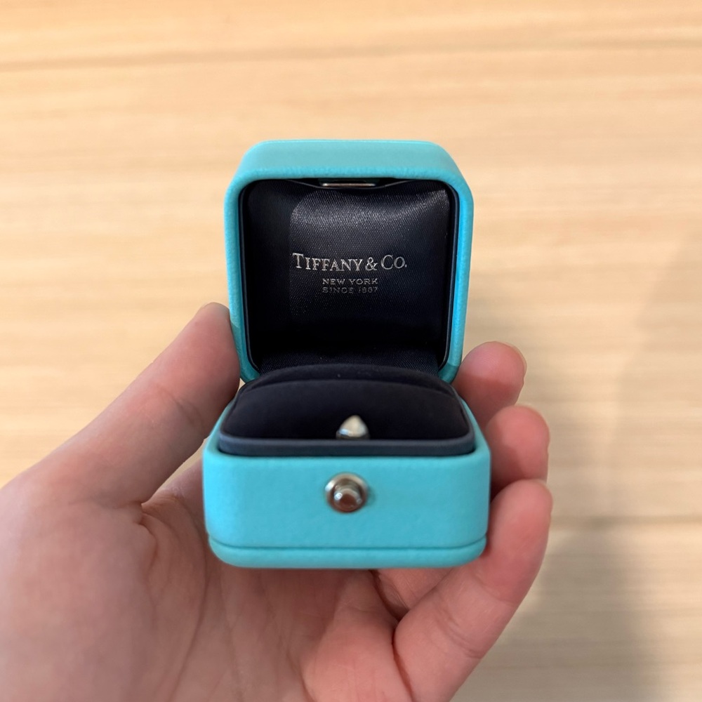 Tiffany and Co Leather Ring Box - Picture 2 of 6